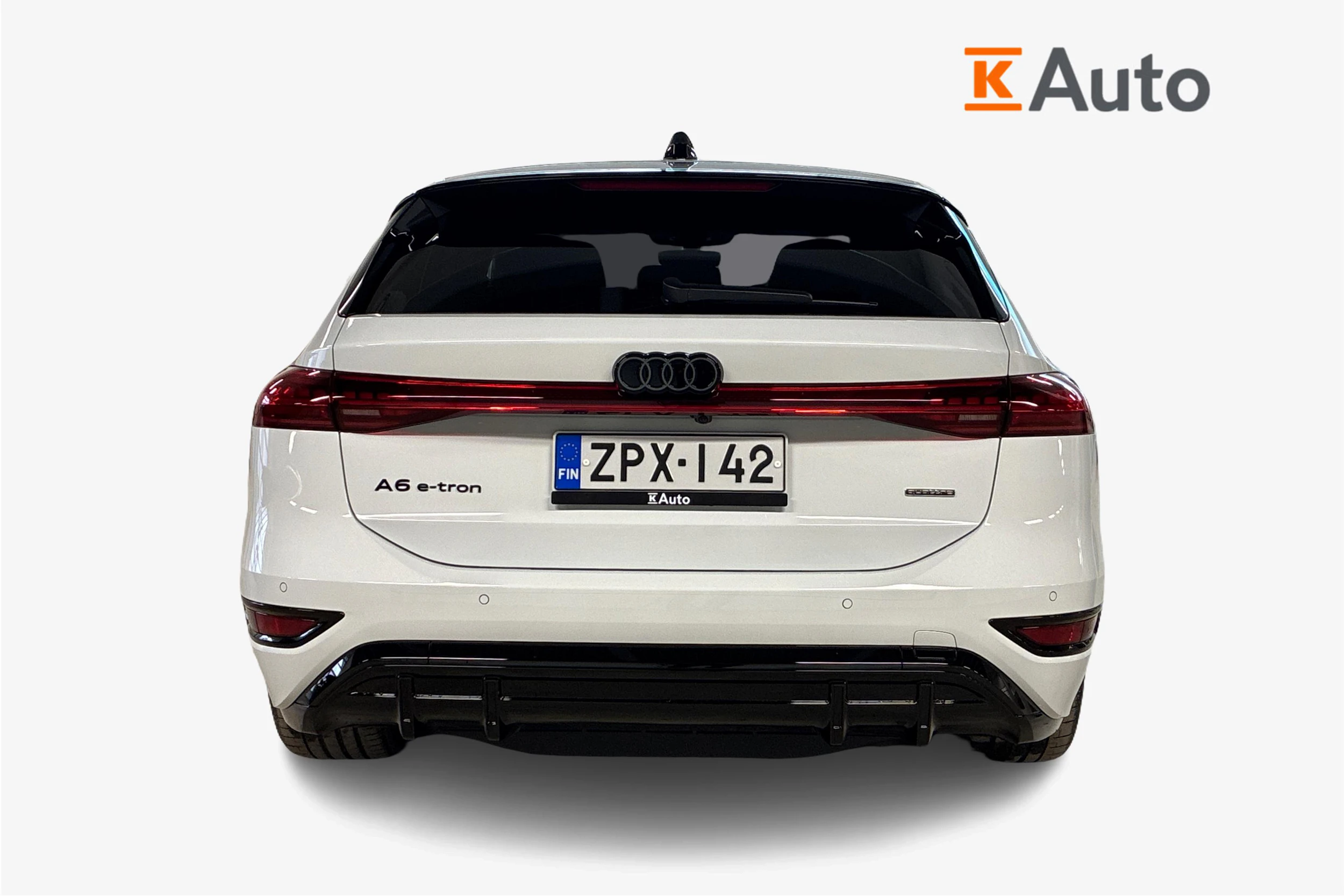 valkoinen Audi A6 e-tron 2026 kuva 3.