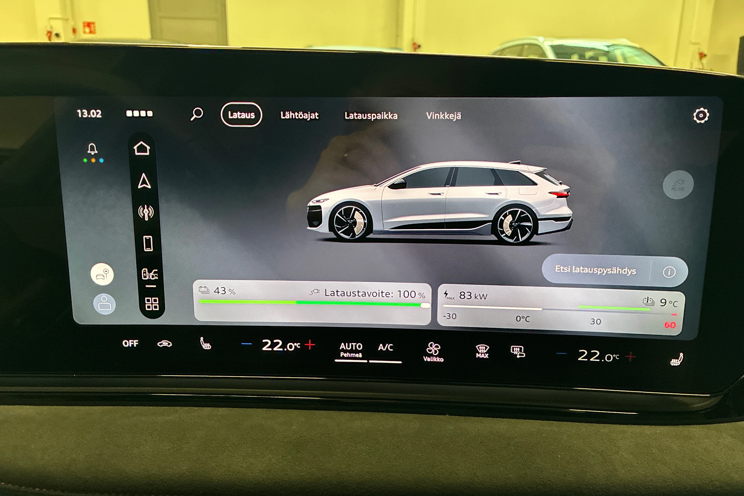 valkoinen Audi A6 e-tron 2026 kuva 13.