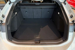 valkoinen Audi A6 e-tron 2026 kuva 17.