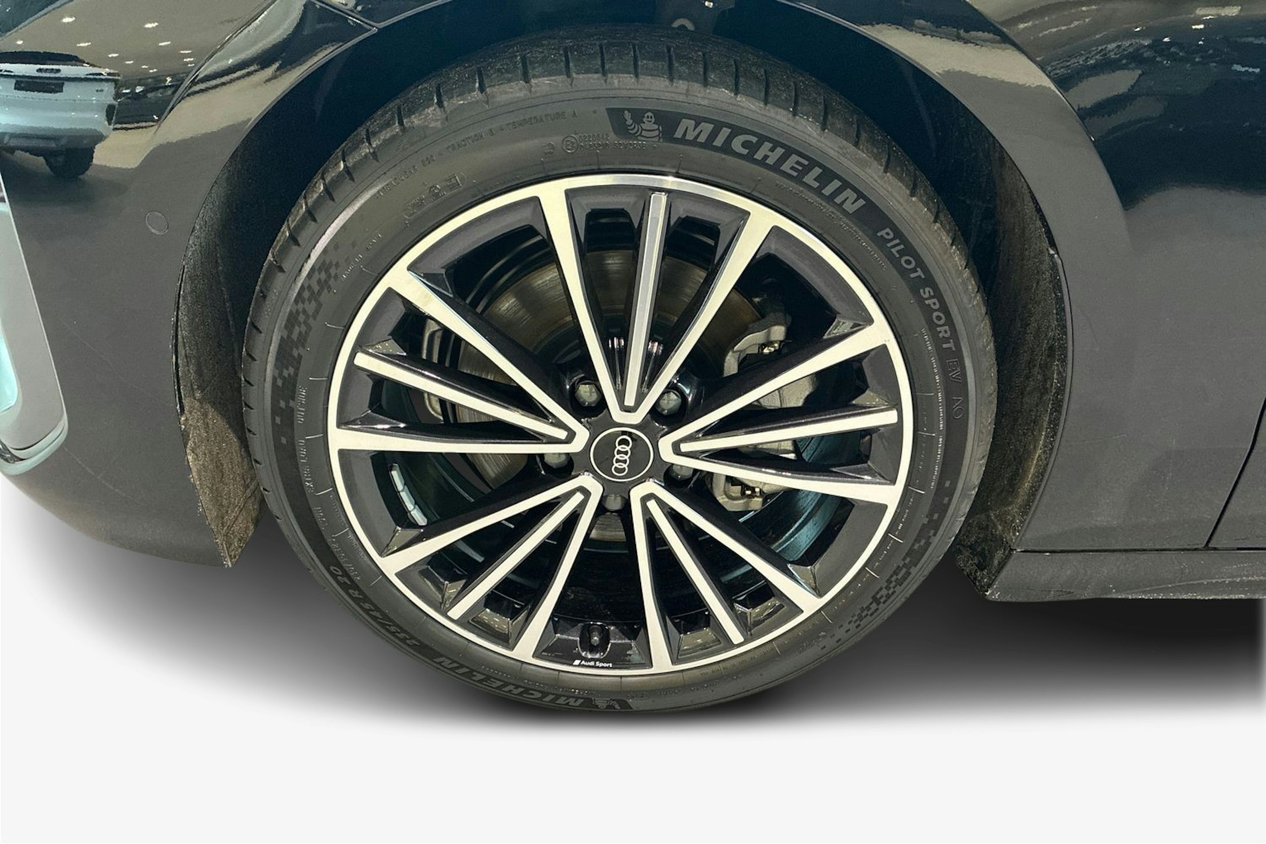 musta Audi A6 e-tron 2026 kuva 9.