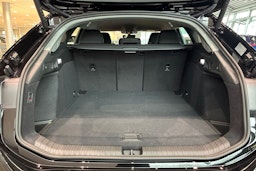 musta Audi A6 e-tron 2026 kuva 13.