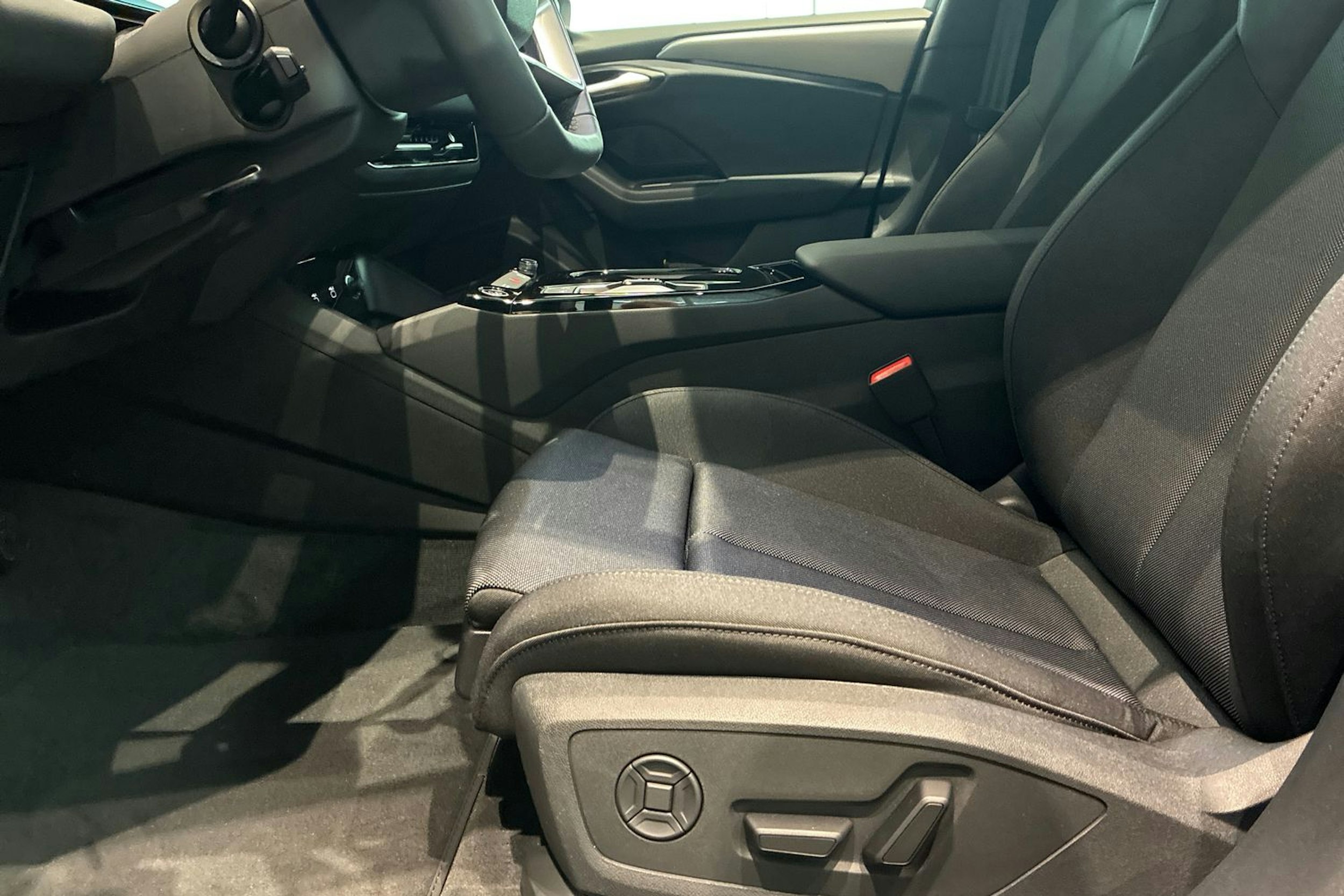 musta Audi A6 e-tron 2026 kuva 14.