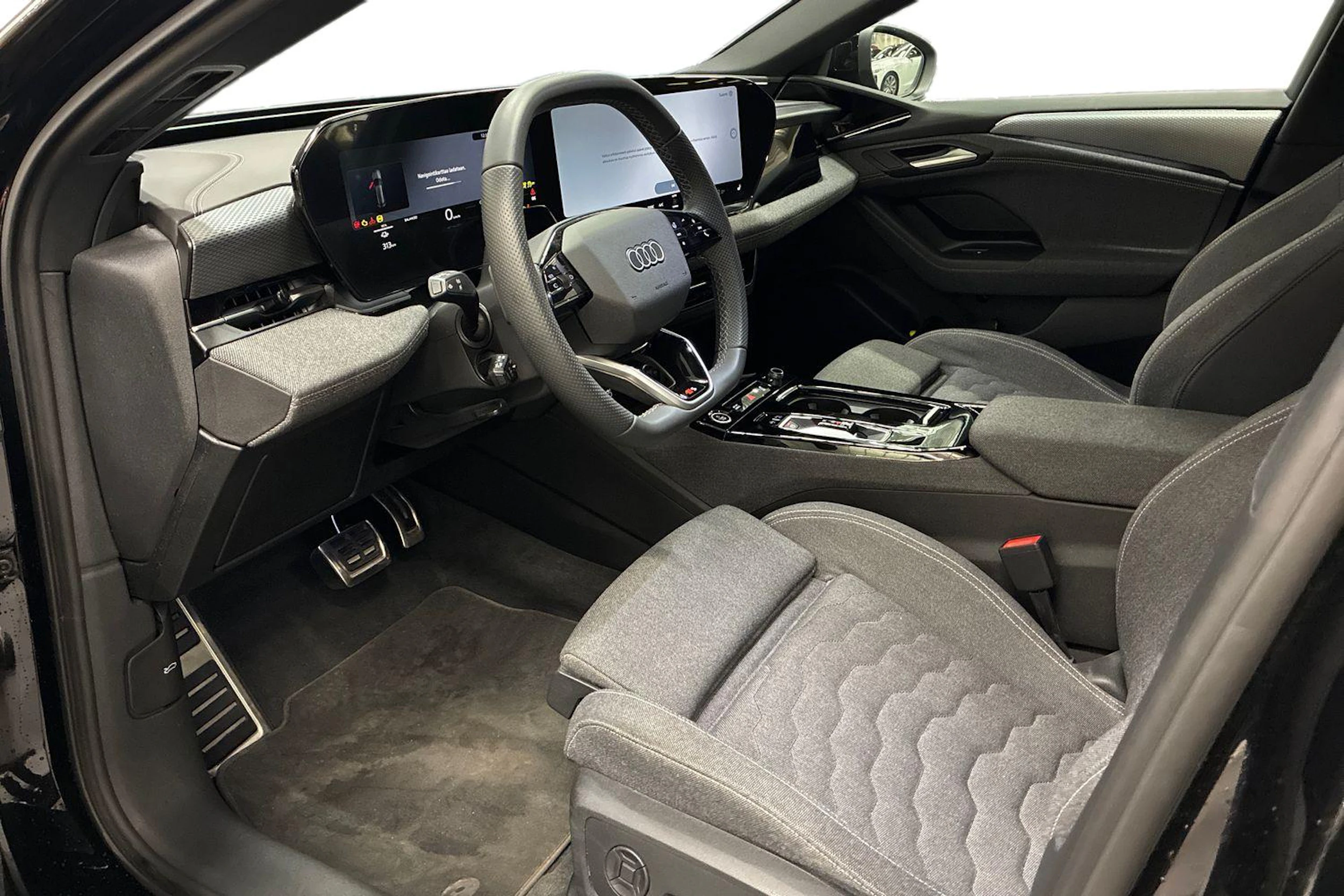 musta Audi A6 e-tron 2026 kuva 8.