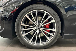 musta Audi A6 e-tron 2026 kuva 13.