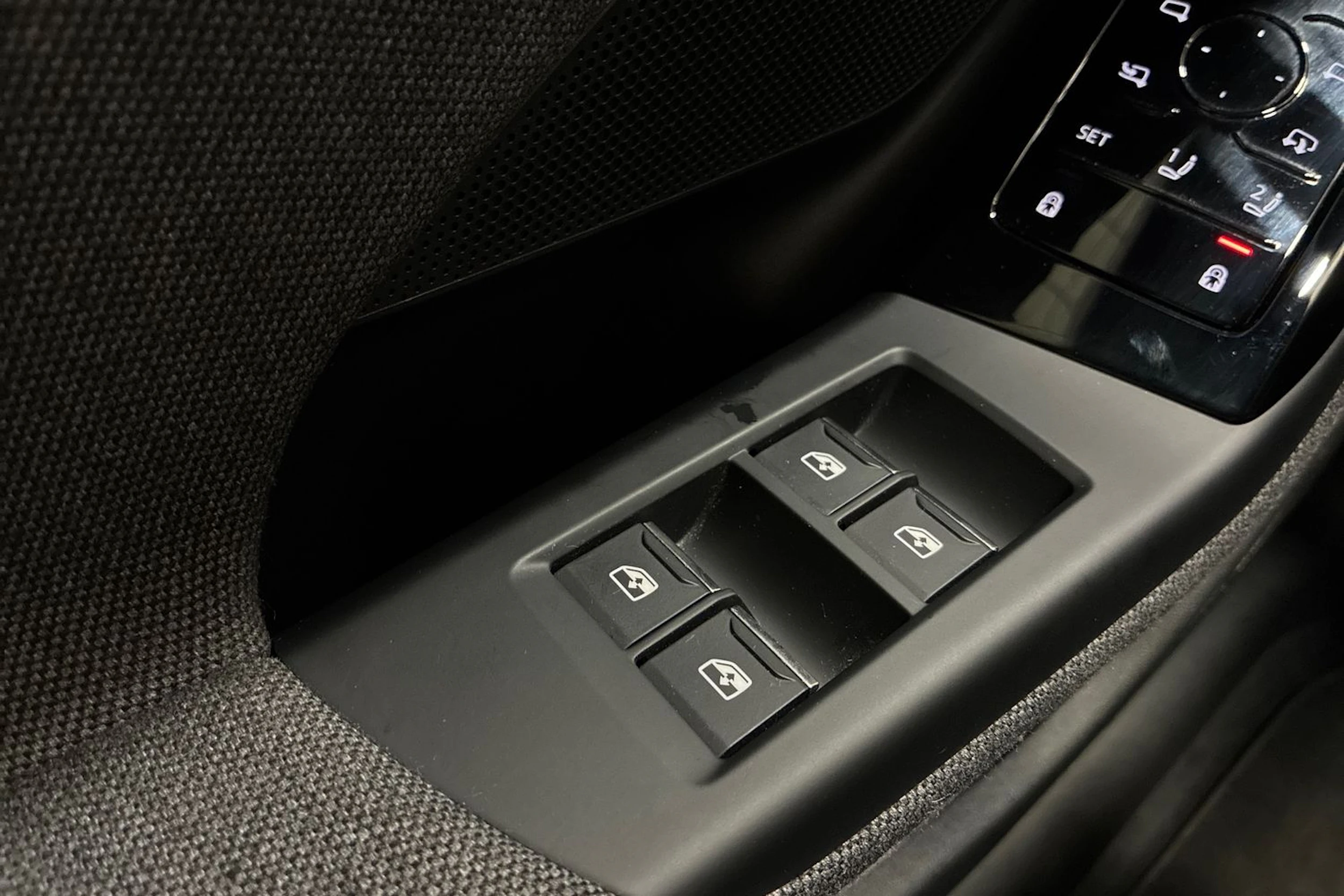 musta Audi A6 e-tron 2026 kuva 22.