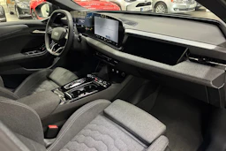 musta Audi A6 e-tron 2026 kuva 36.