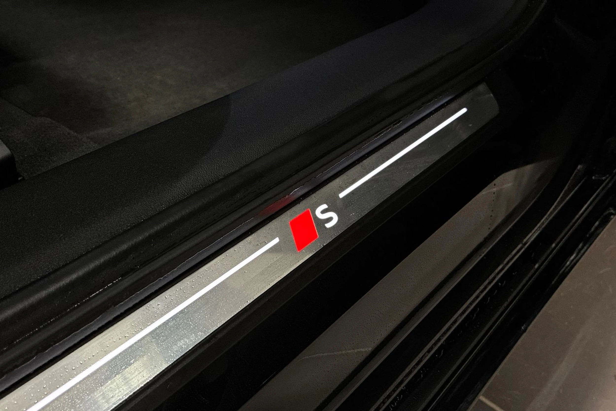 musta Audi A6 e-tron 2026 kuva 38.