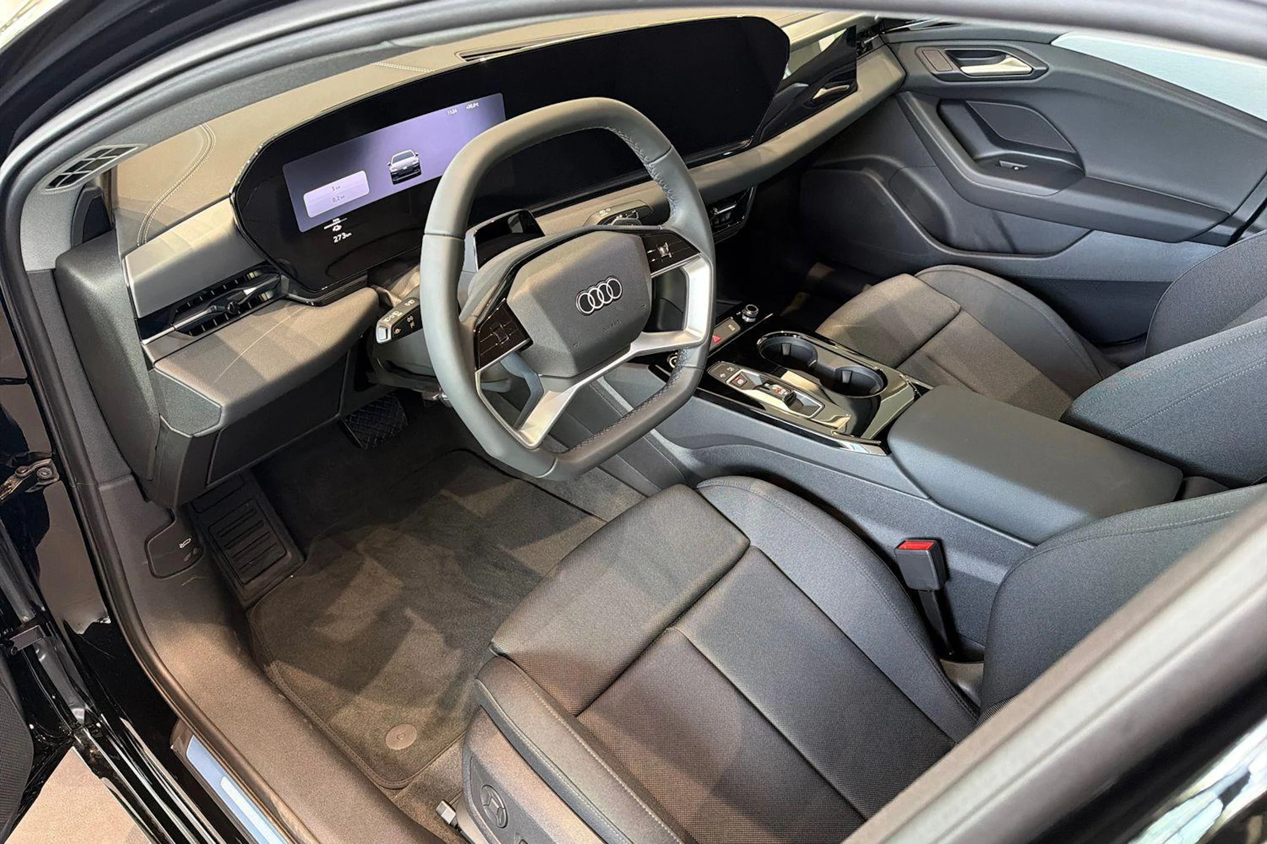 met. musta Audi A6 e-tron 2027 kuva 6.