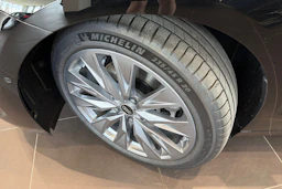 met. musta Audi A6 e-tron 2027 kuva 10.