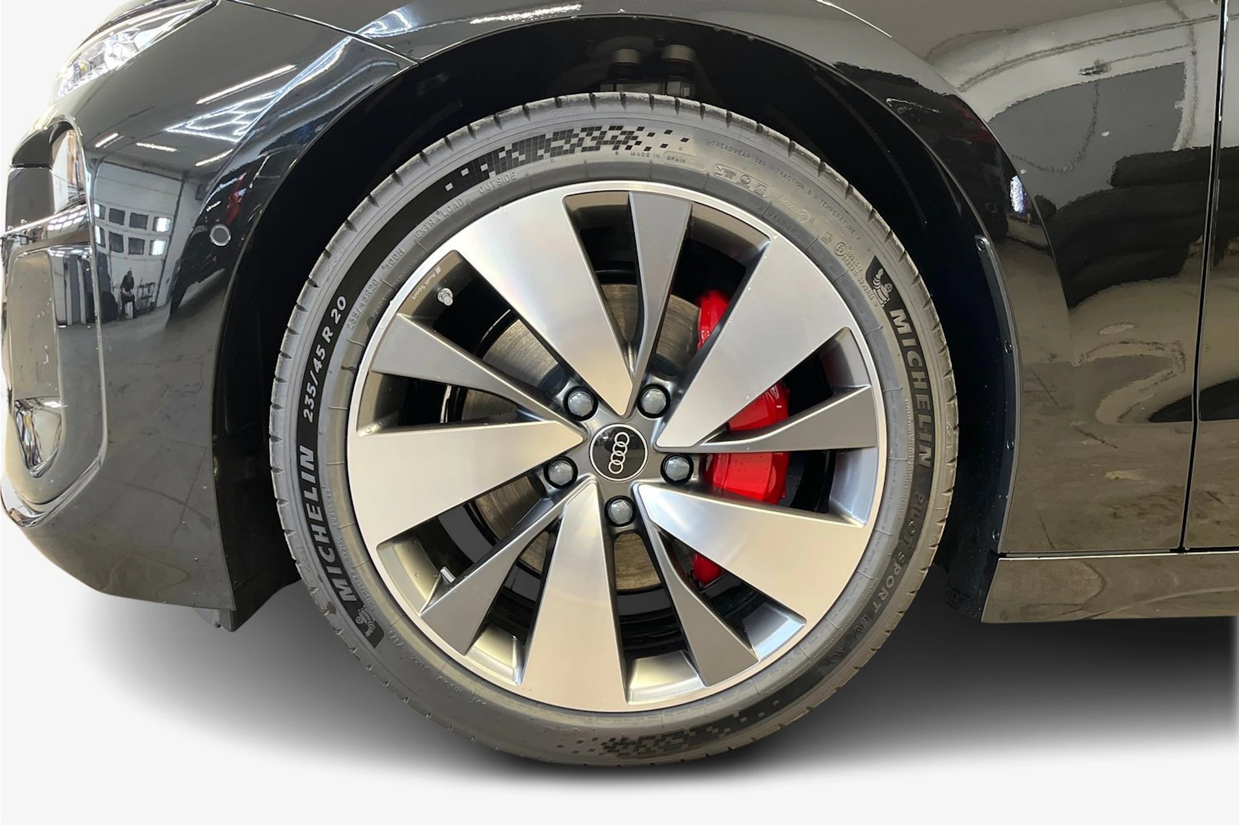mythos musta Audi A6 e-tron 2026 kuva 9.