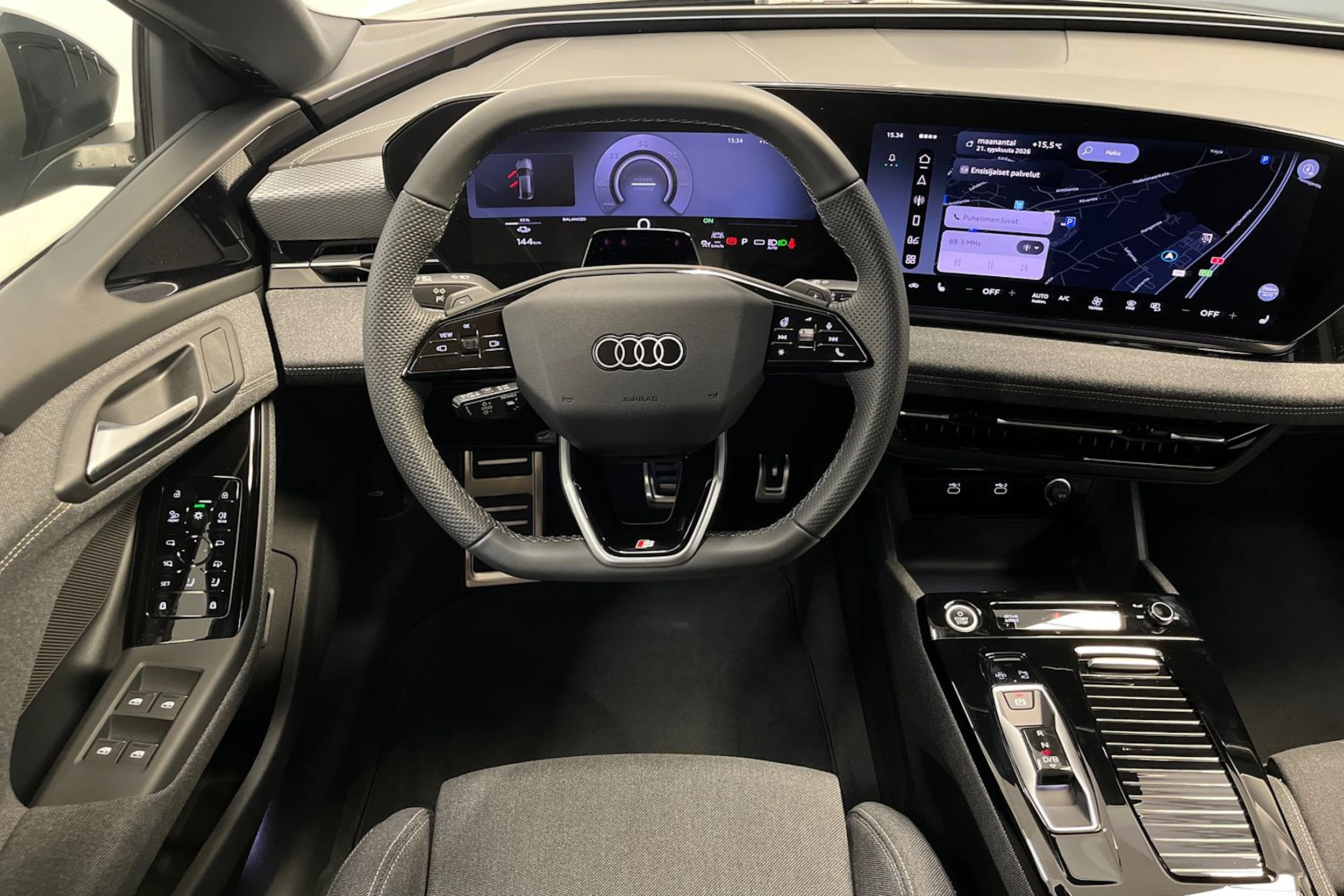 mythos musta Audi A6 e-tron 2026 kuva 14.