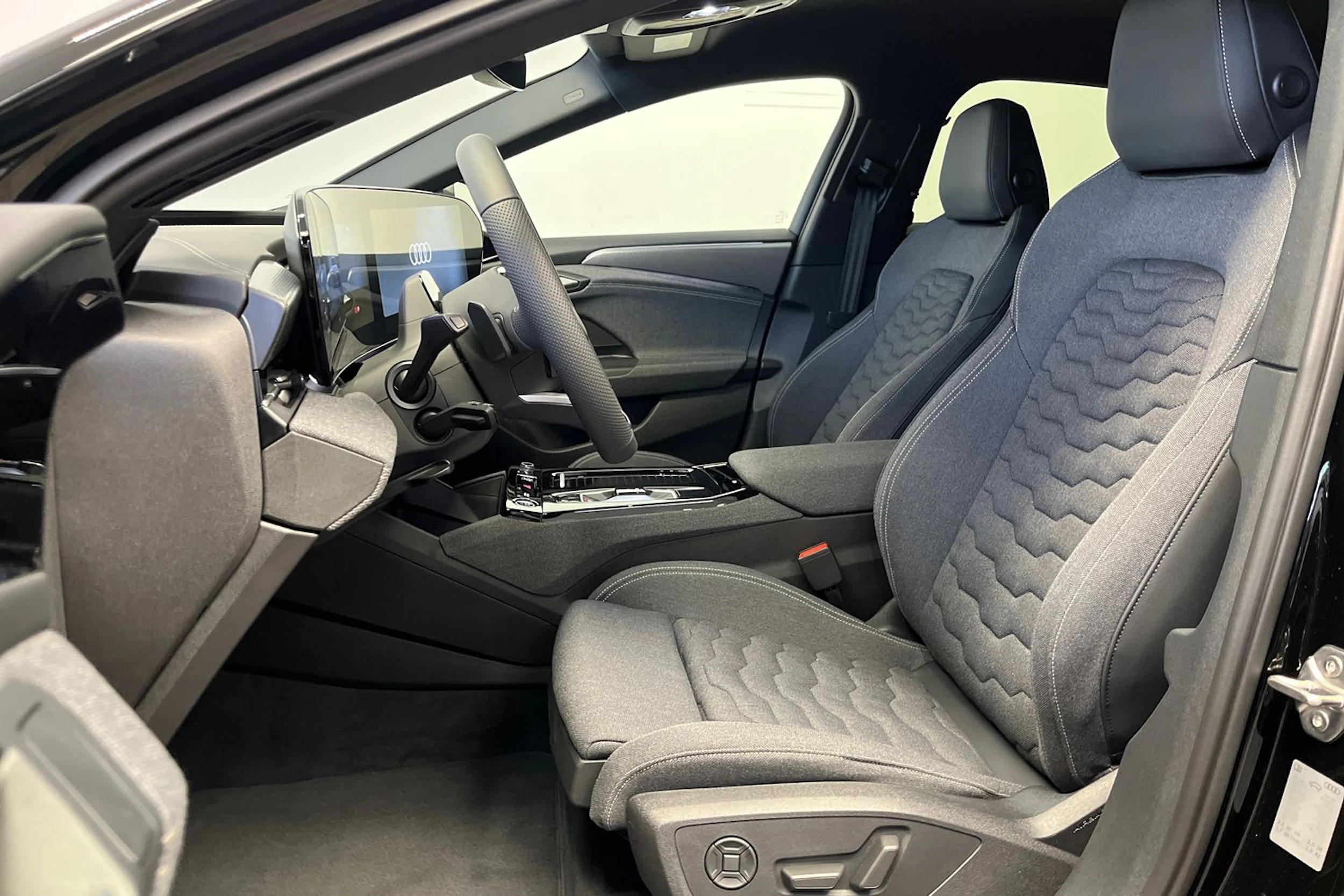 mythos musta Audi A6 e-tron 2026 kuva 19.
