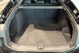 musta Audi A6 e-tron 2027 kuva 11.