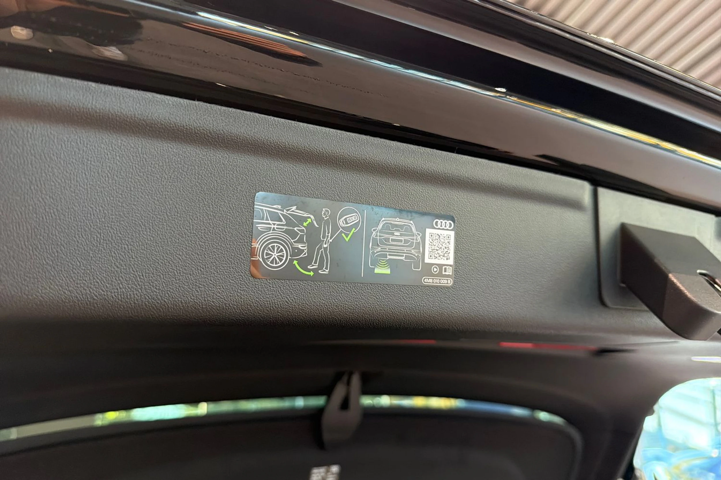 musta Audi A6 e-tron 2027 kuva 13.