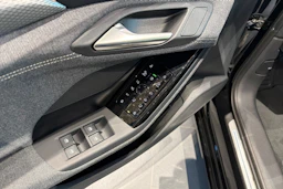 musta Audi A6 e-tron 2027 kuva 14.