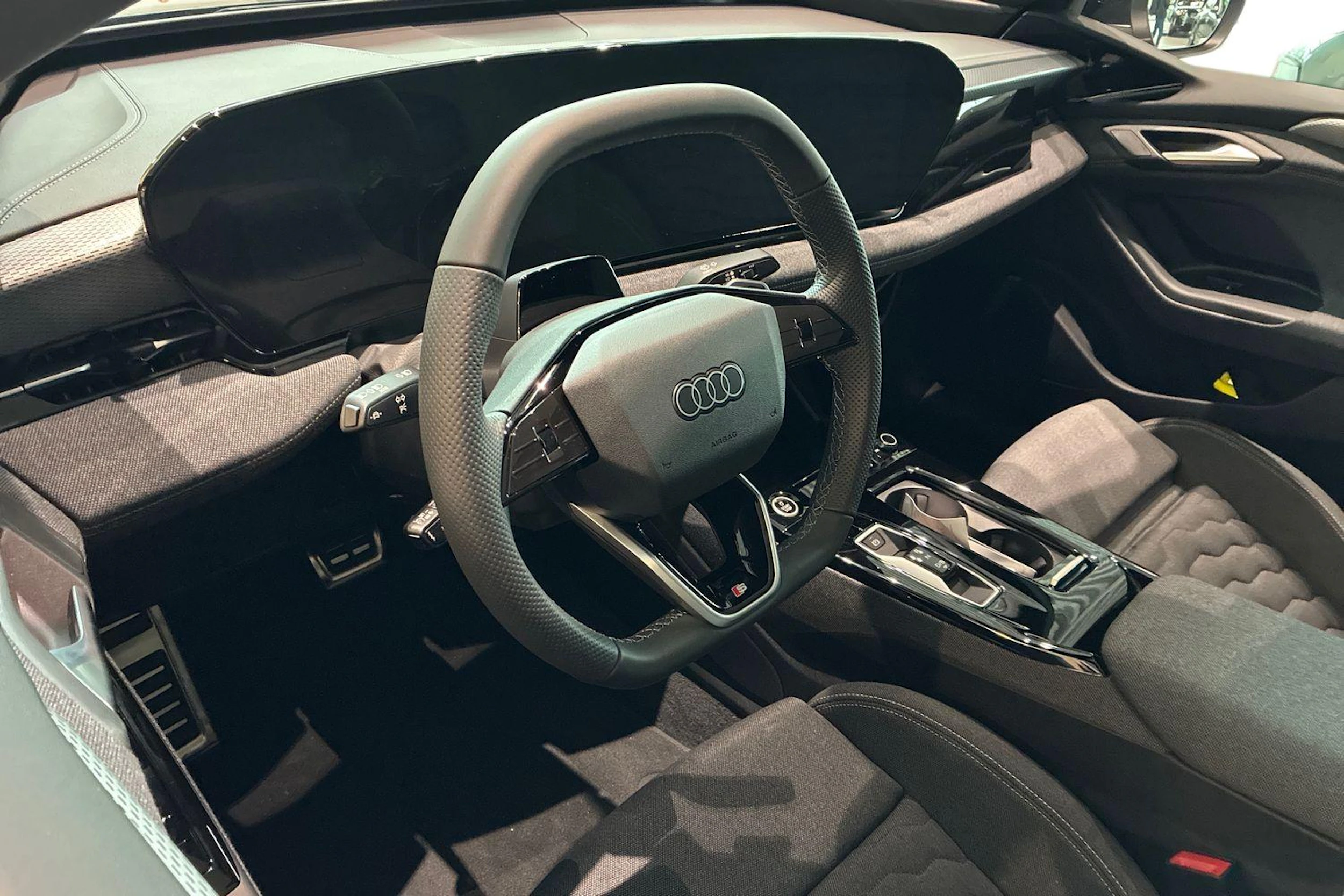 musta Audi A6 e-tron 2027 kuva 6.