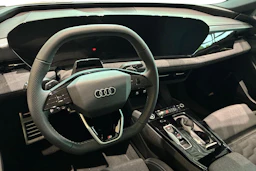 musta Audi A6 e-tron 2027 kuva 7.