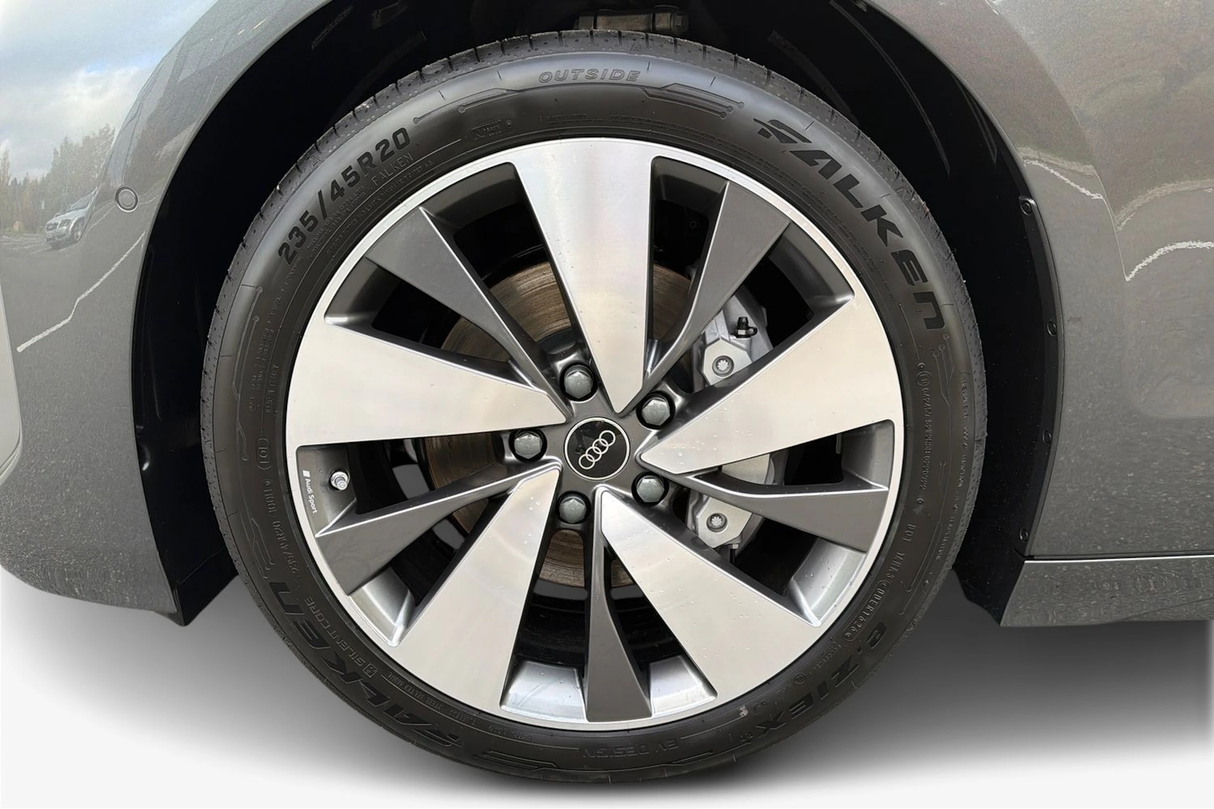met. harmaa Audi A6 e-tron 2027 kuva 9.
