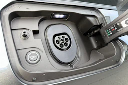 met. harmaa Audi A6 e-tron 2027 kuva 25.