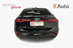 Musta Audi A6 SB e-tron 2025 kuva 3.