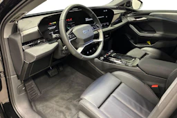 Musta Audi A6 SB e-tron 2025 kuva 6.