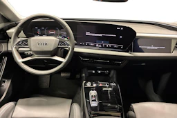 Musta Audi A6 SB e-tron 2025 kuva 7.