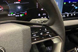 Musta Audi A6 SB e-tron 2025 kuva 14.