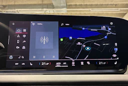 Musta Audi A6 SB e-tron 2025 kuva 18.