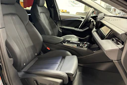 Musta Audi A6 SB e-tron 2025 kuva 27.
