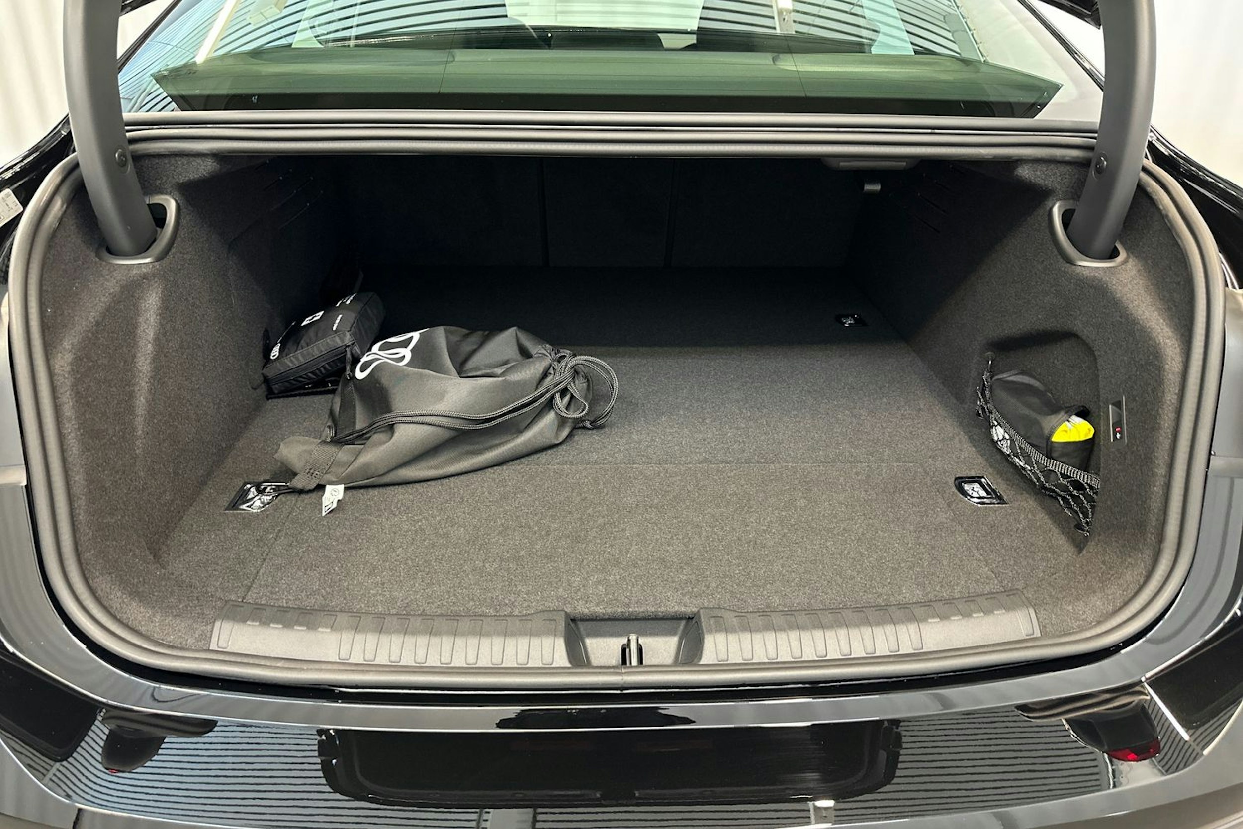 musta Audi A6 Sedan 2026 kuva 5.