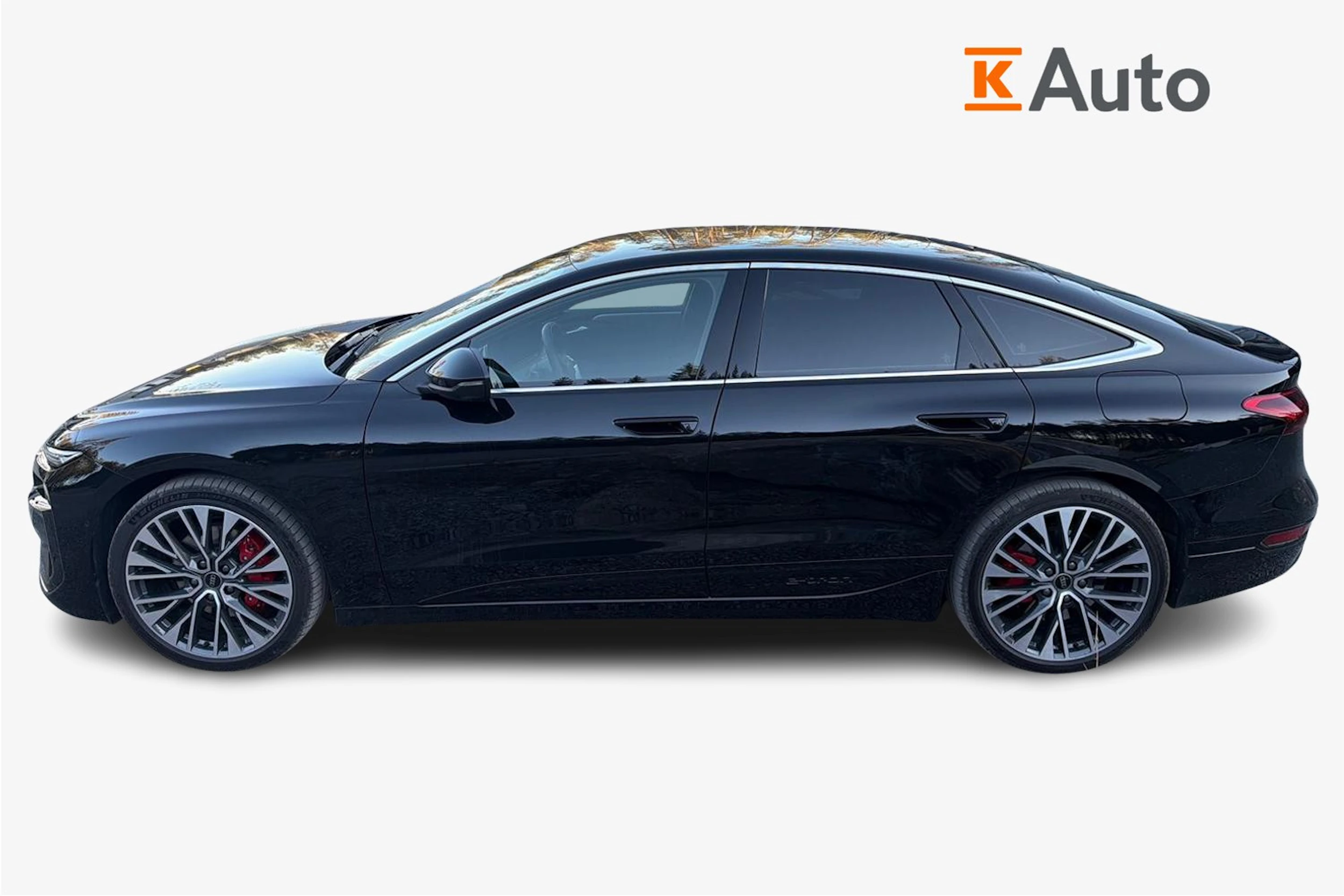 Musta Audi A6 Sportback e-tron 2025 kuva 5.