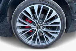 Musta Audi A6 Sportback e-tron 2025 kuva 9.