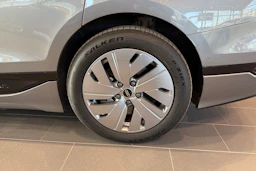 harmaa Audi A6 Sportback e-tron 2025 kuva 26.