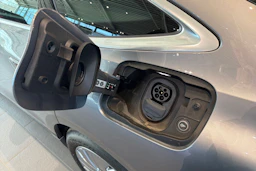 harmaa Audi A6 Sportback e-tron 2025 kuva 27.