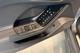 harmaa Audi A6 Sportback e-tron 2025 kuva 28.