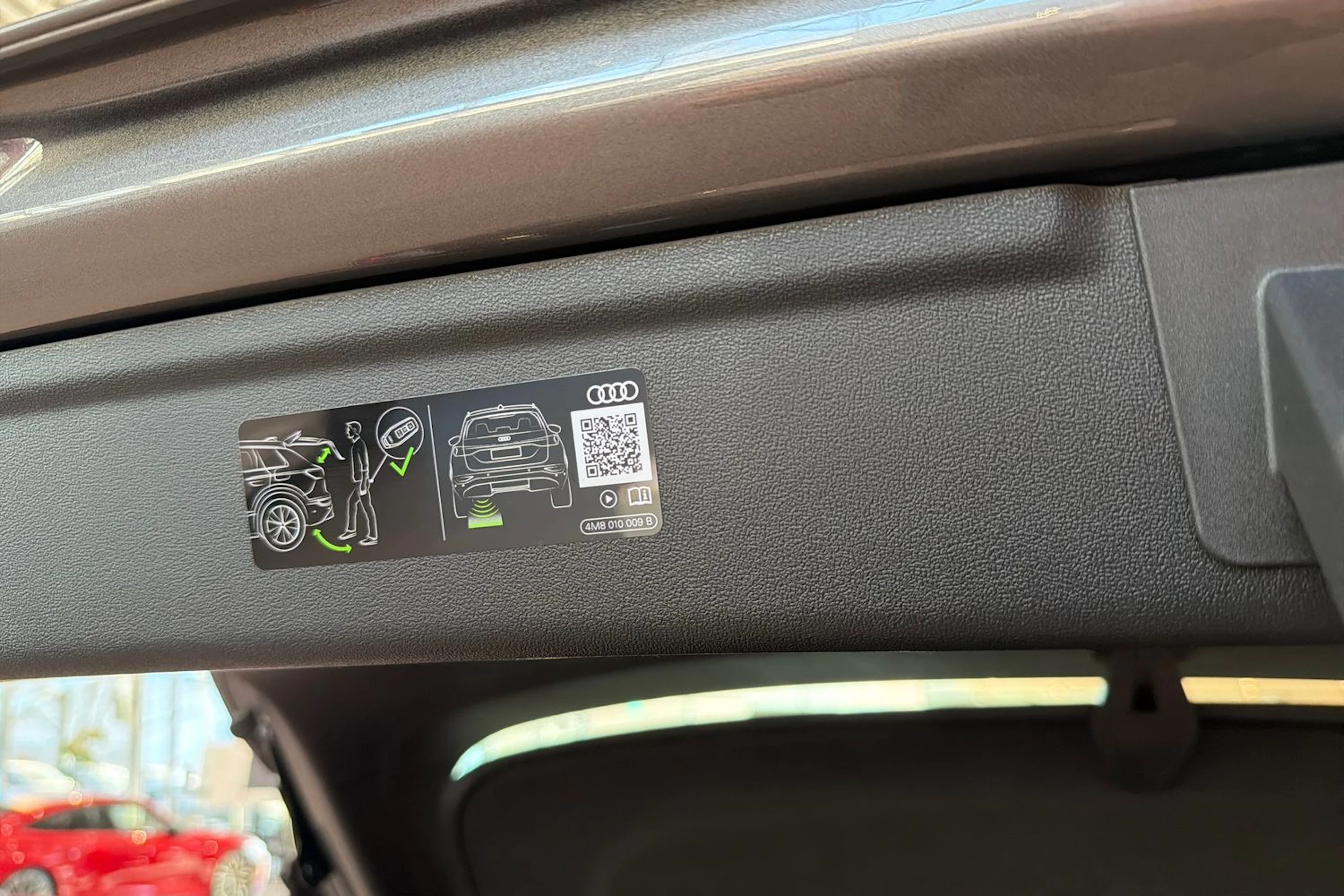 harmaa Audi A6 Sportback e-tron 2025 kuva 34.