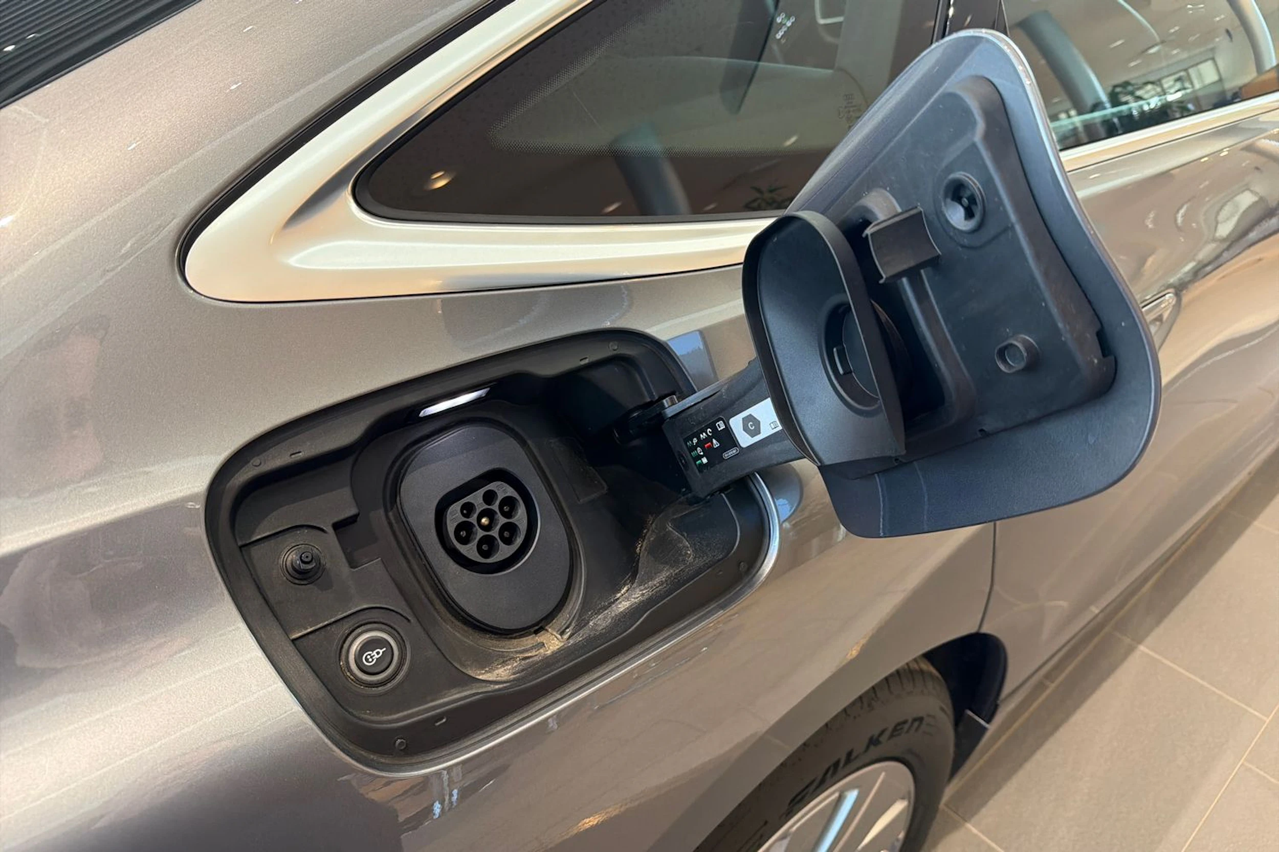 harmaa Audi A6 Sportback e-tron 2025 kuva 35.