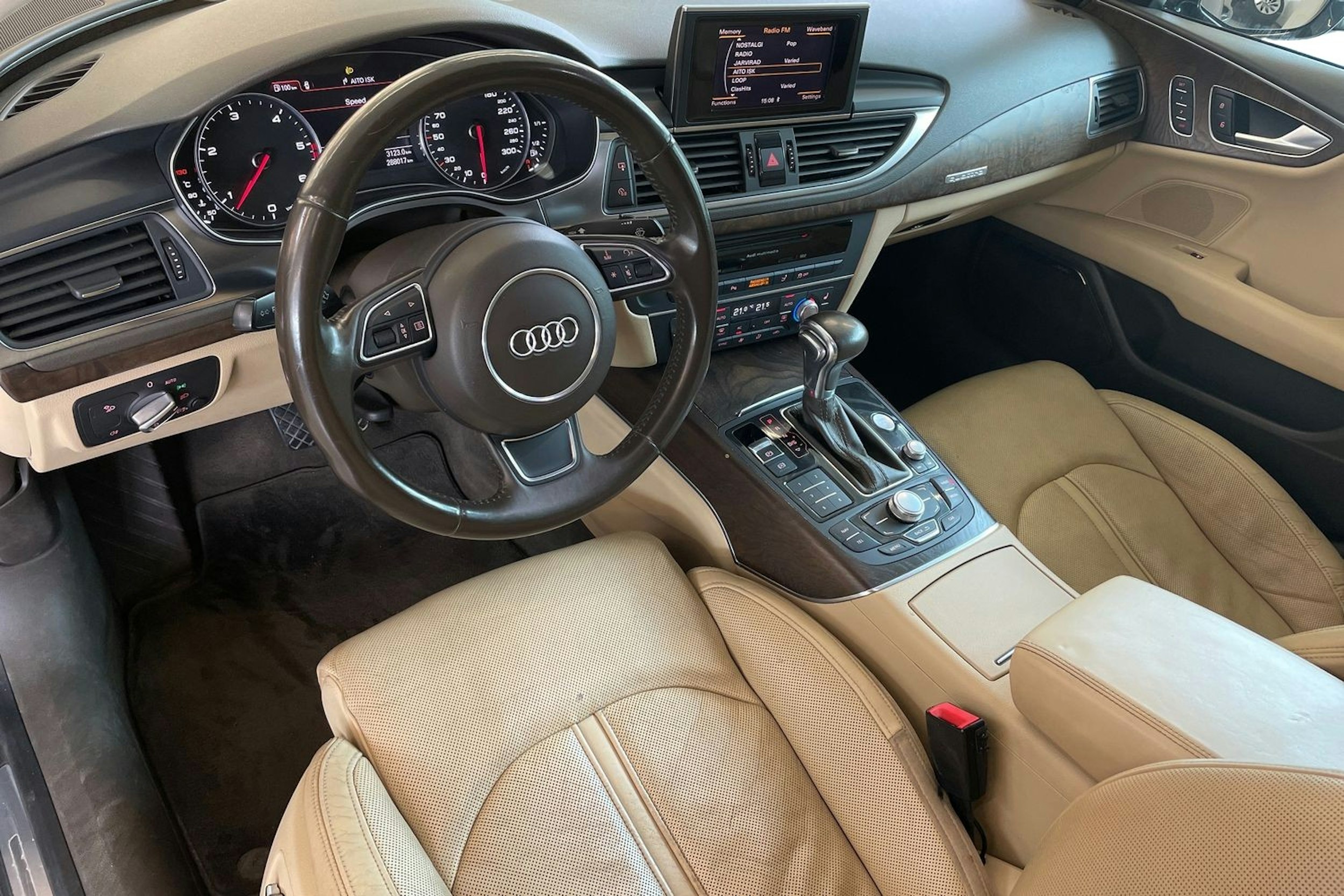Sininen Audi A7 2011 kuva 7.