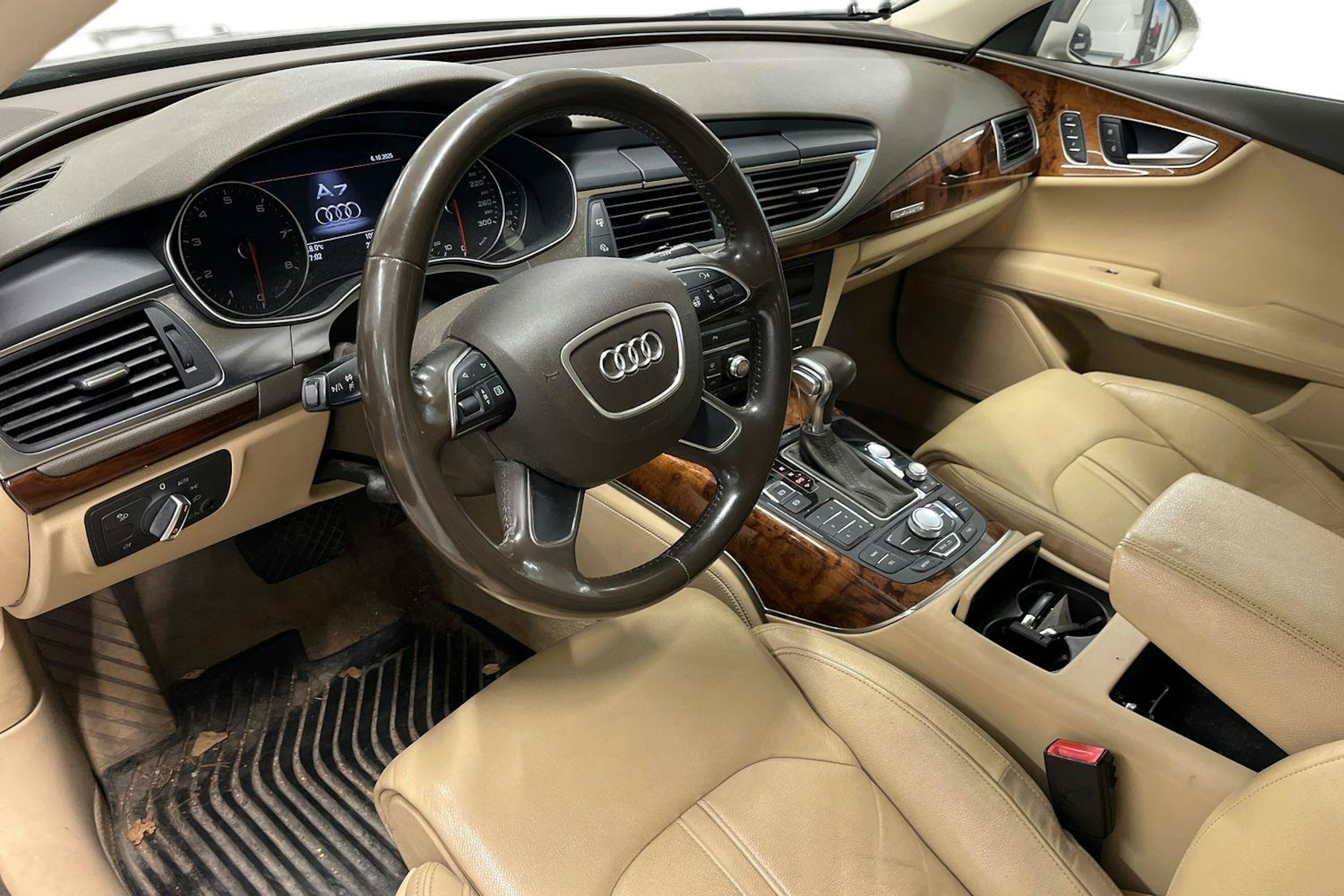 ruskea (beige) Audi A7 2011 kuva 3.