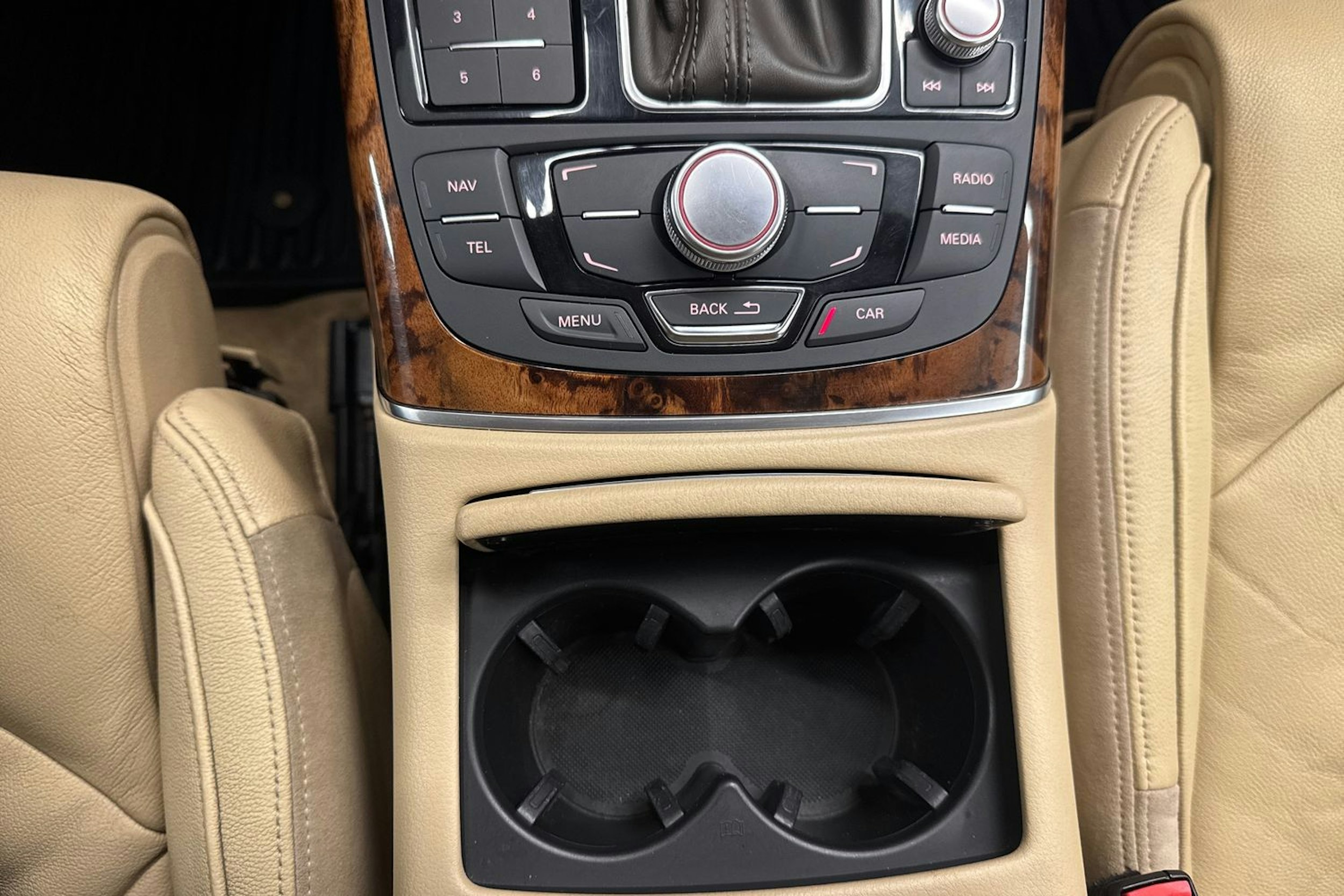 ruskea (beige) Audi A7 2011 kuva 22.