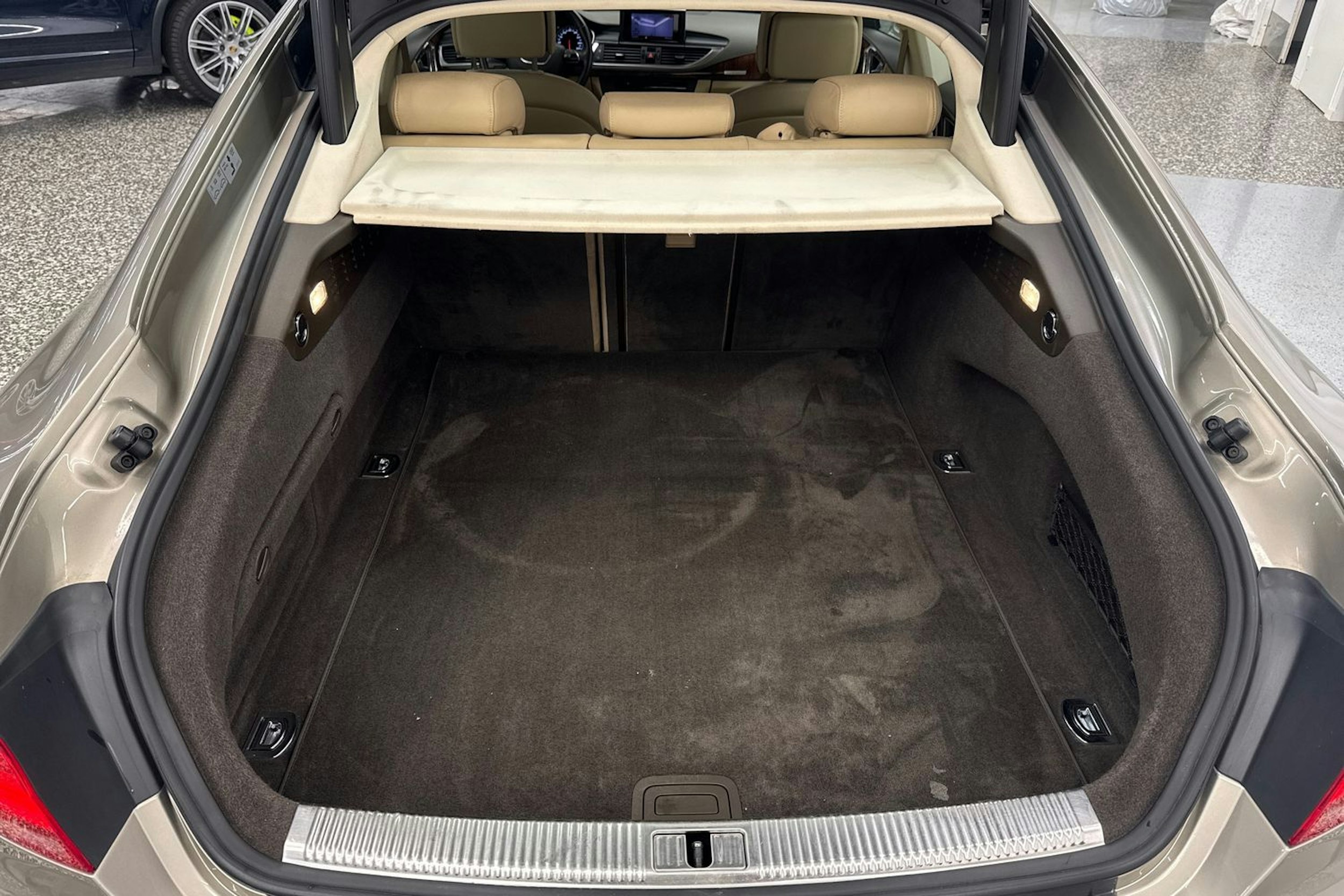 ruskea (beige) Audi A7 2011 kuva 37.