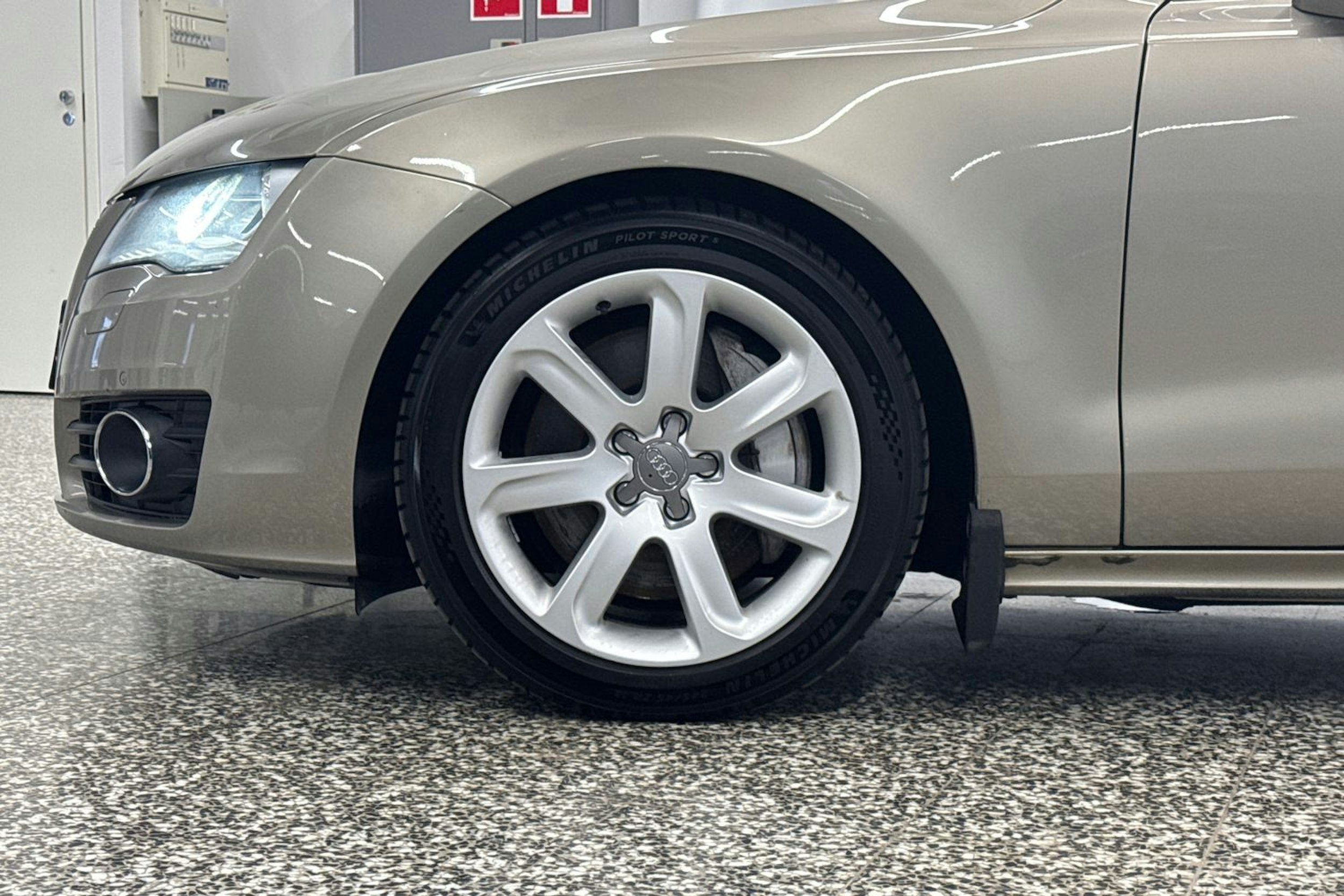 ruskea (beige) Audi A7 2011 kuva 40.