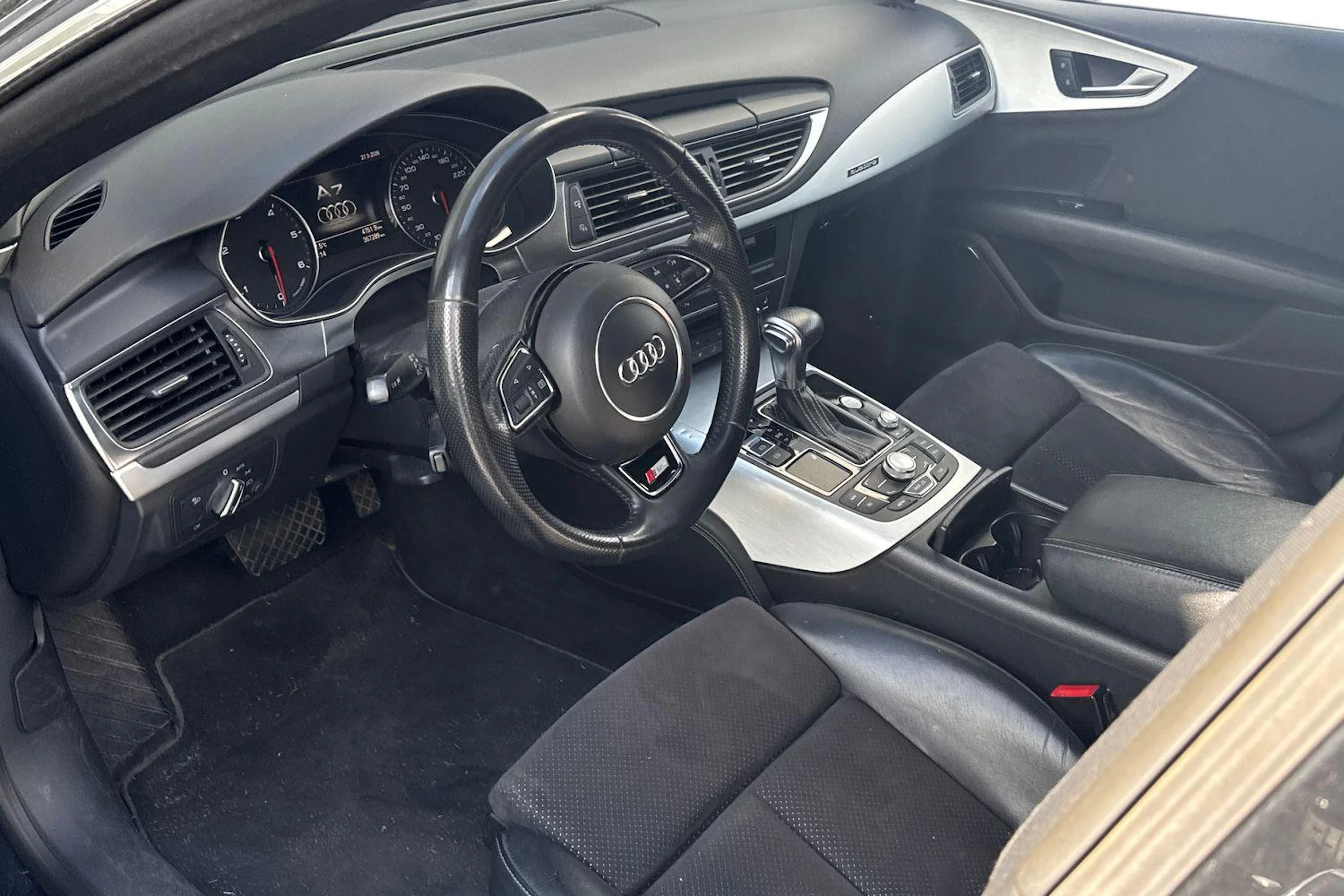 Sininen Audi A7 2012 kuva 3.