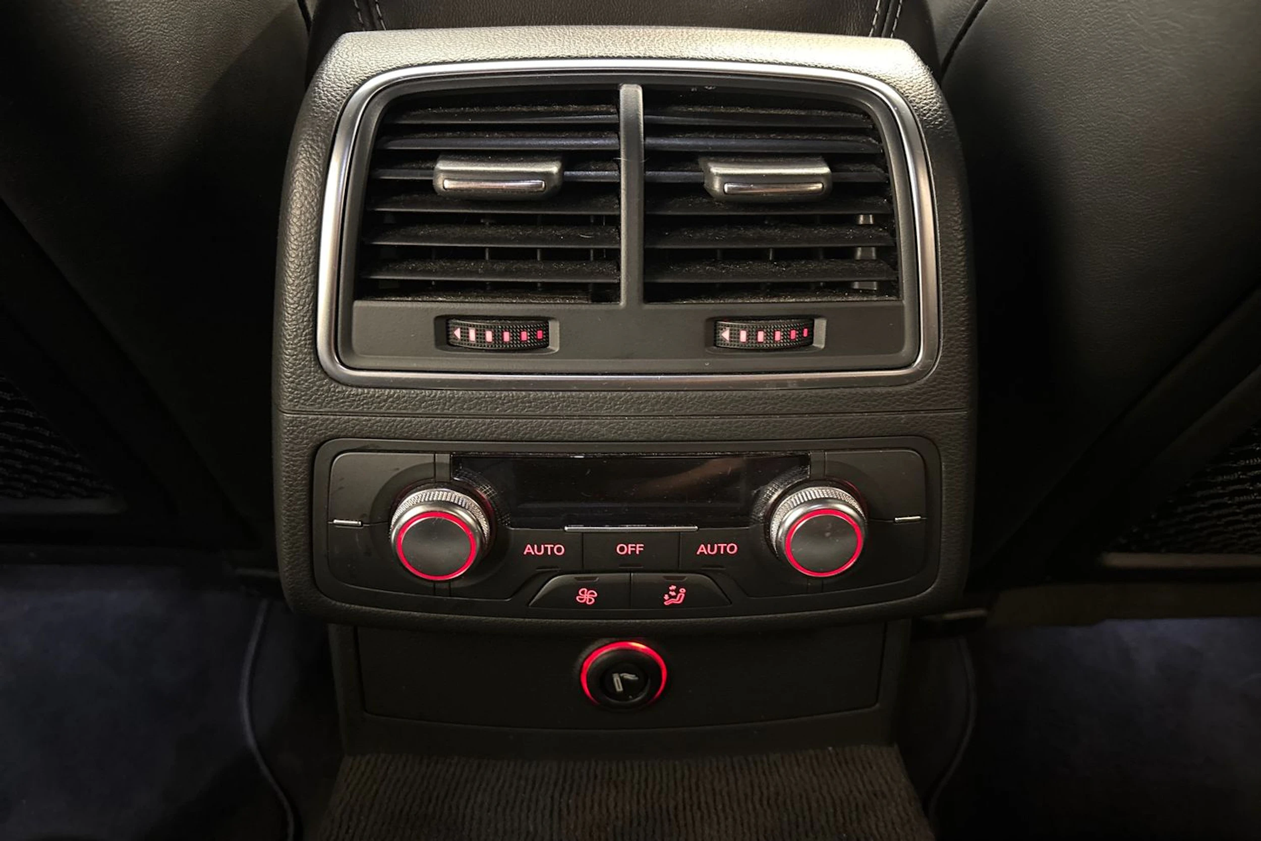 Sininen Audi A7 2012 kuva 18.
