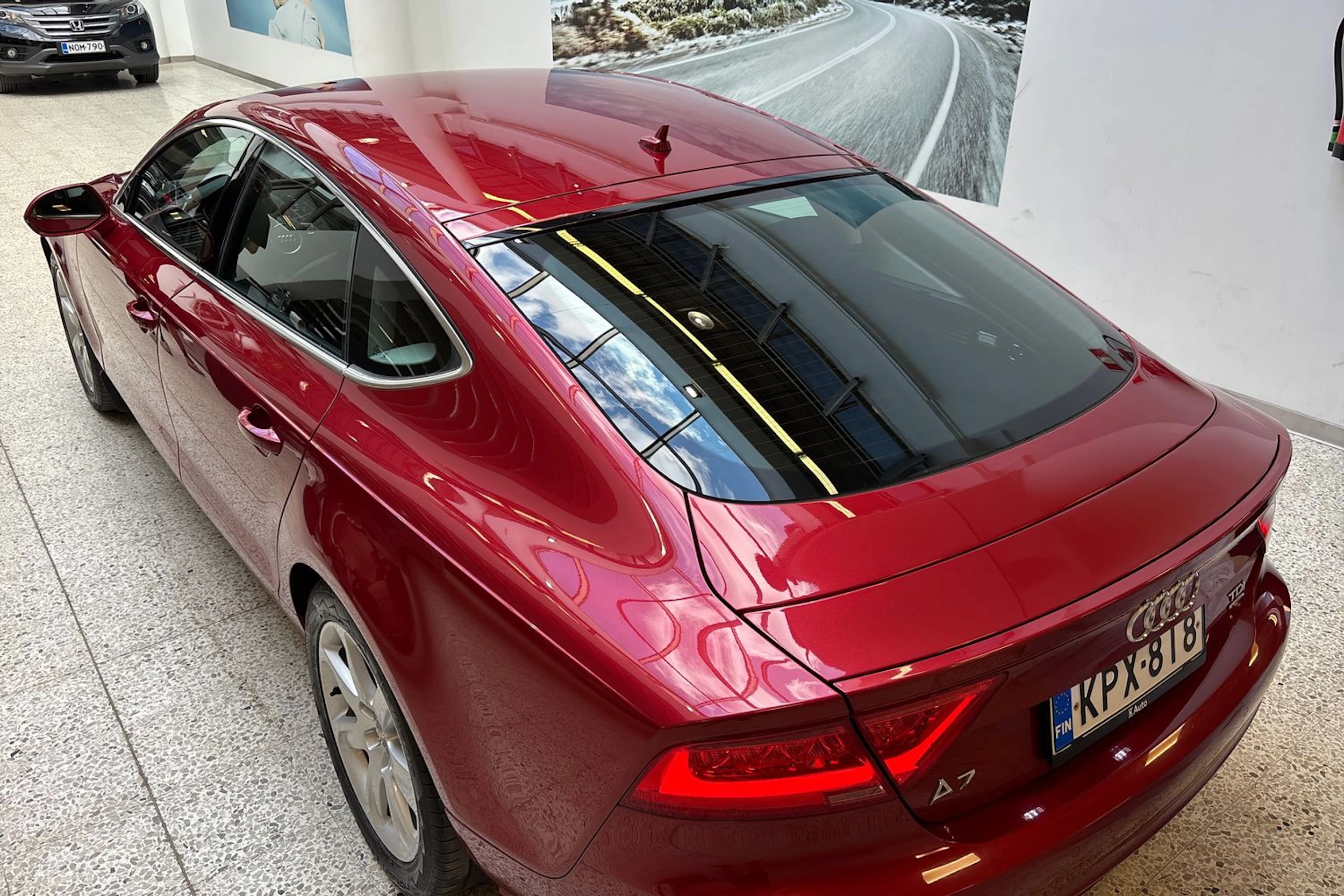 punainen Audi A7 2012 kuva 14.