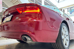 punainen Audi A7 2012 kuva 17.
