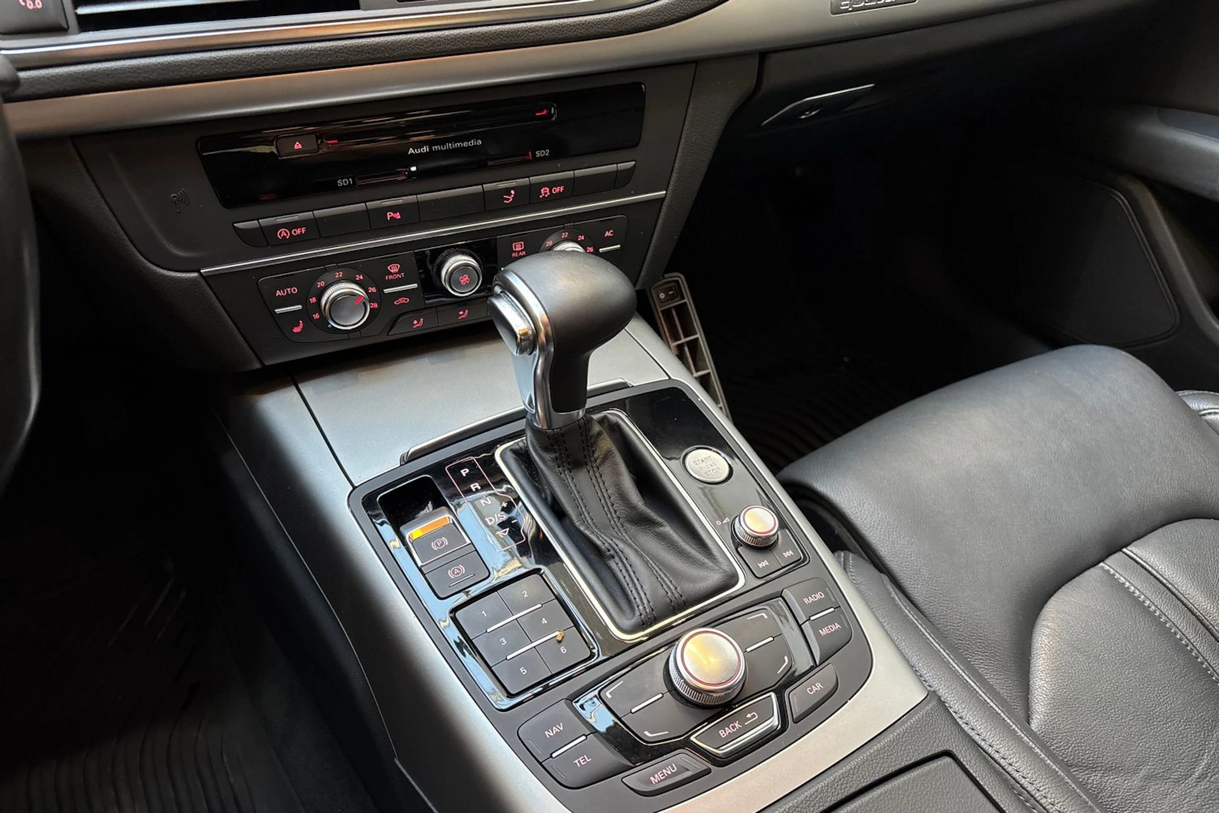punainen Audi A7 2012 kuva 26.