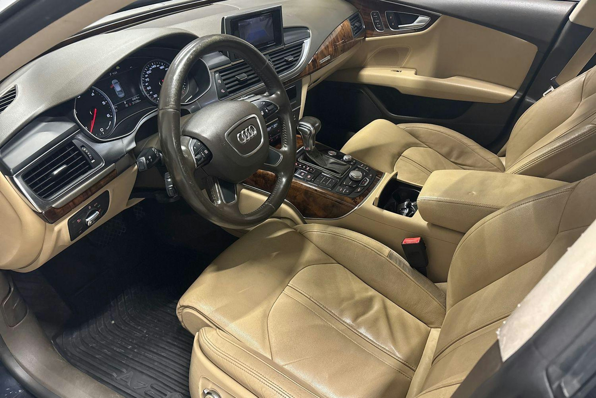 sininen Audi A7 2012 kuva 7.