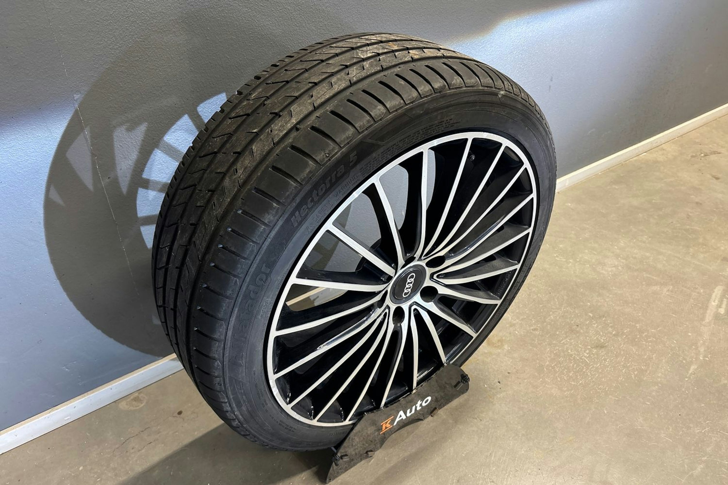 sininen Audi A7 2012 kuva 13.