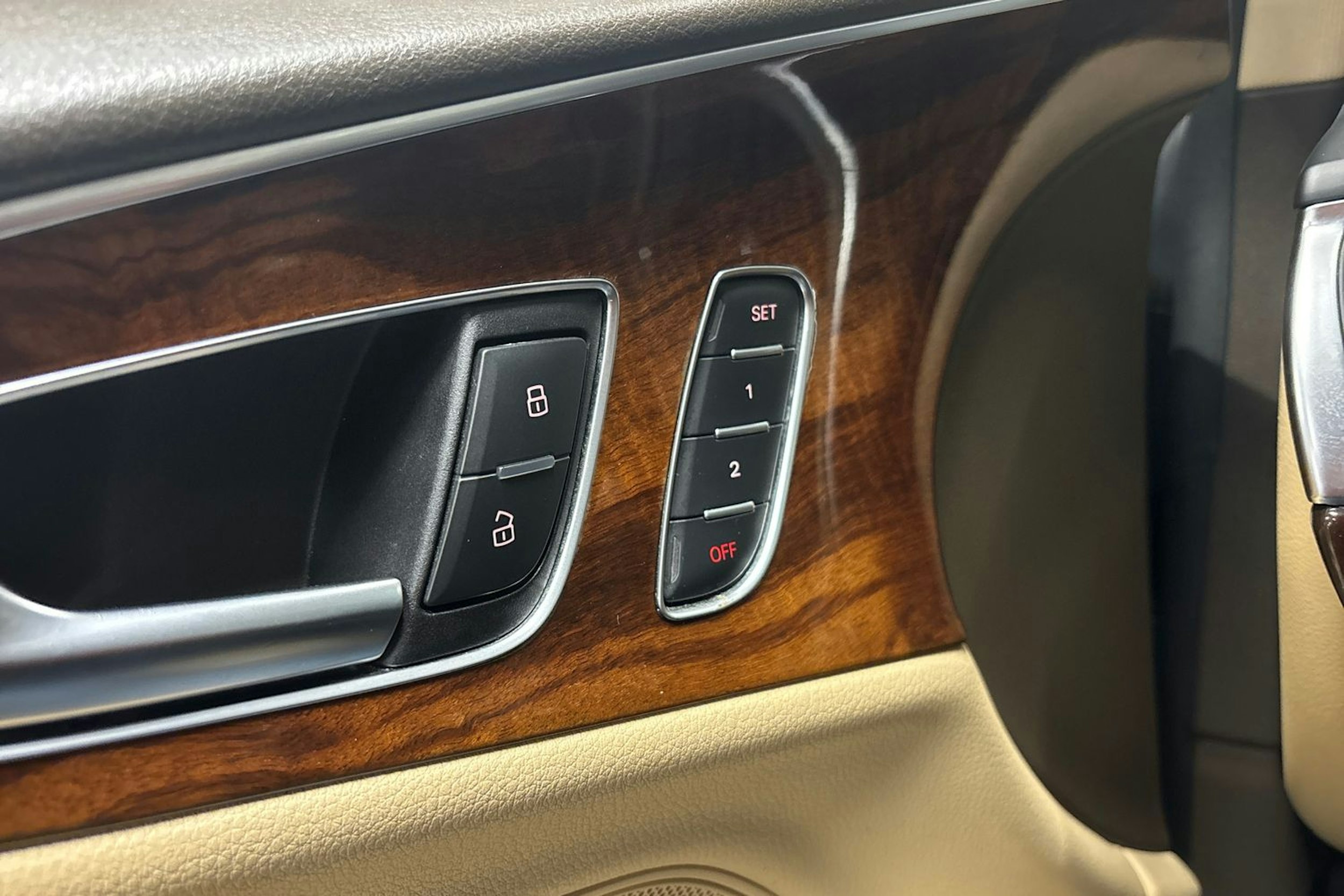 sininen Audi A7 2012 kuva 24.